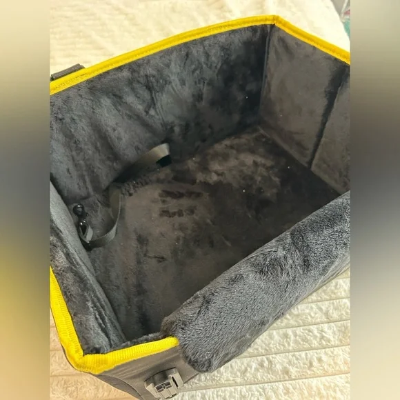 New portable car seat for pets - Picture 8 of 13